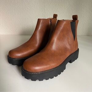 NWT Zodiac Shiloh Cognac Booties